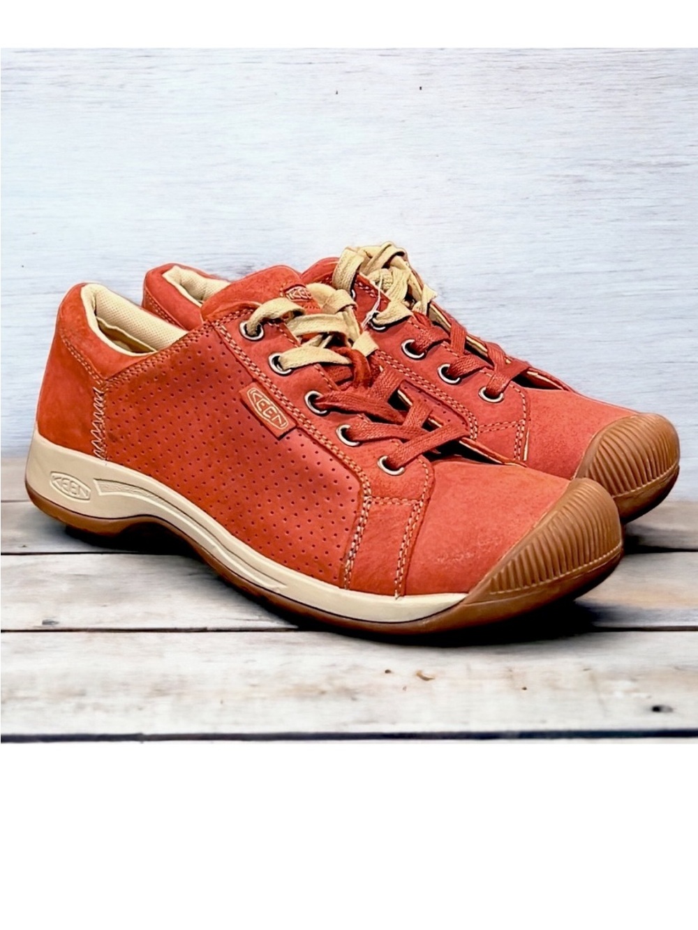 NWOB Keen Reisen Perforated Lace Up Sneaker